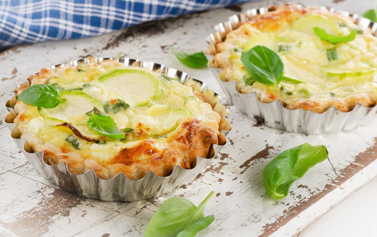 Appétissante Tarte salée aux courgettes, yaourt et fromage