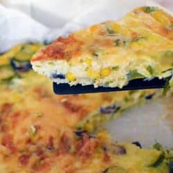 Délicieuse Omelette au four avec maïs et courgettes