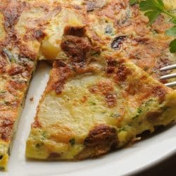 Superbe Tortilla aux courgettes, pomme de terre chorizo et bacon