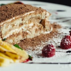 Tiramisu au Café et Baileys sans oeufs, un Desserts Onctueux!