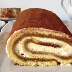 Biscuit roulé façon tiramisu au Thermomix : Un dessert succulent et savoureux